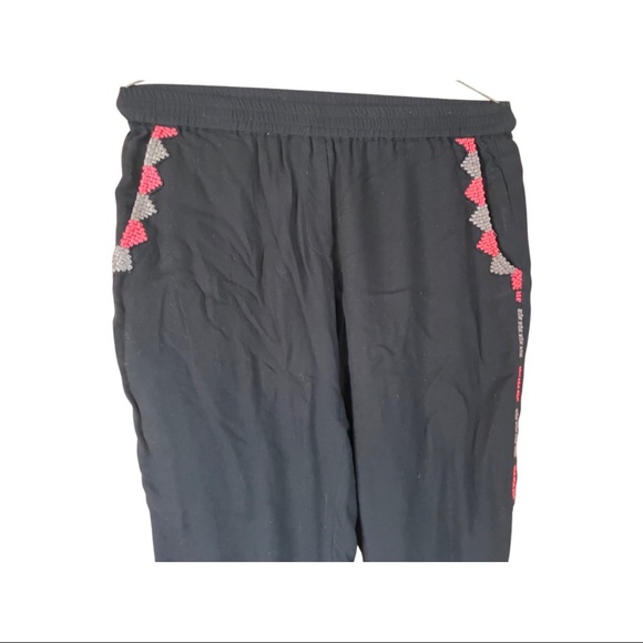 Yoana Barashi Lightweight Pants with Embroidery - Picture 3 of 4